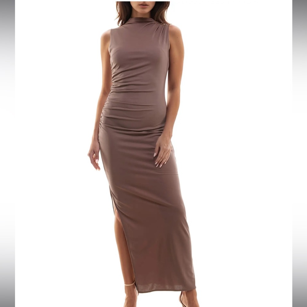 Socialite Sleeveless maxi dress